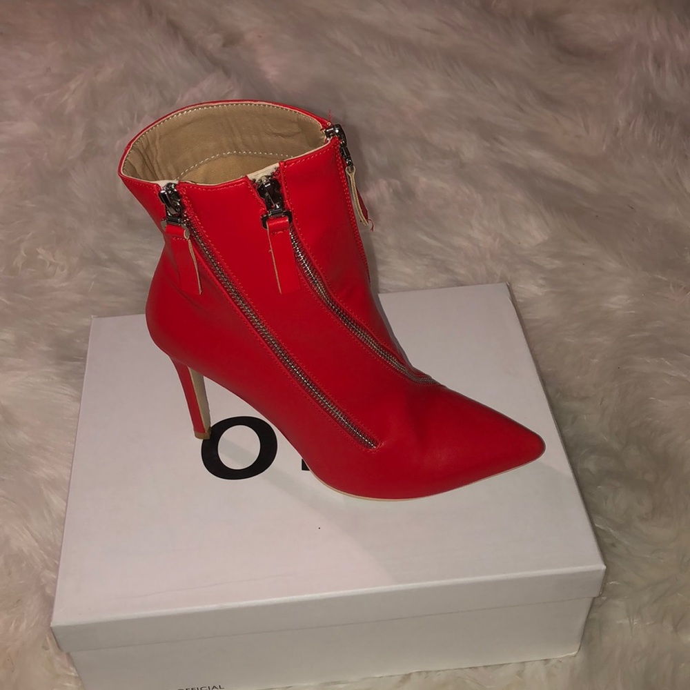 Red heeled bootie